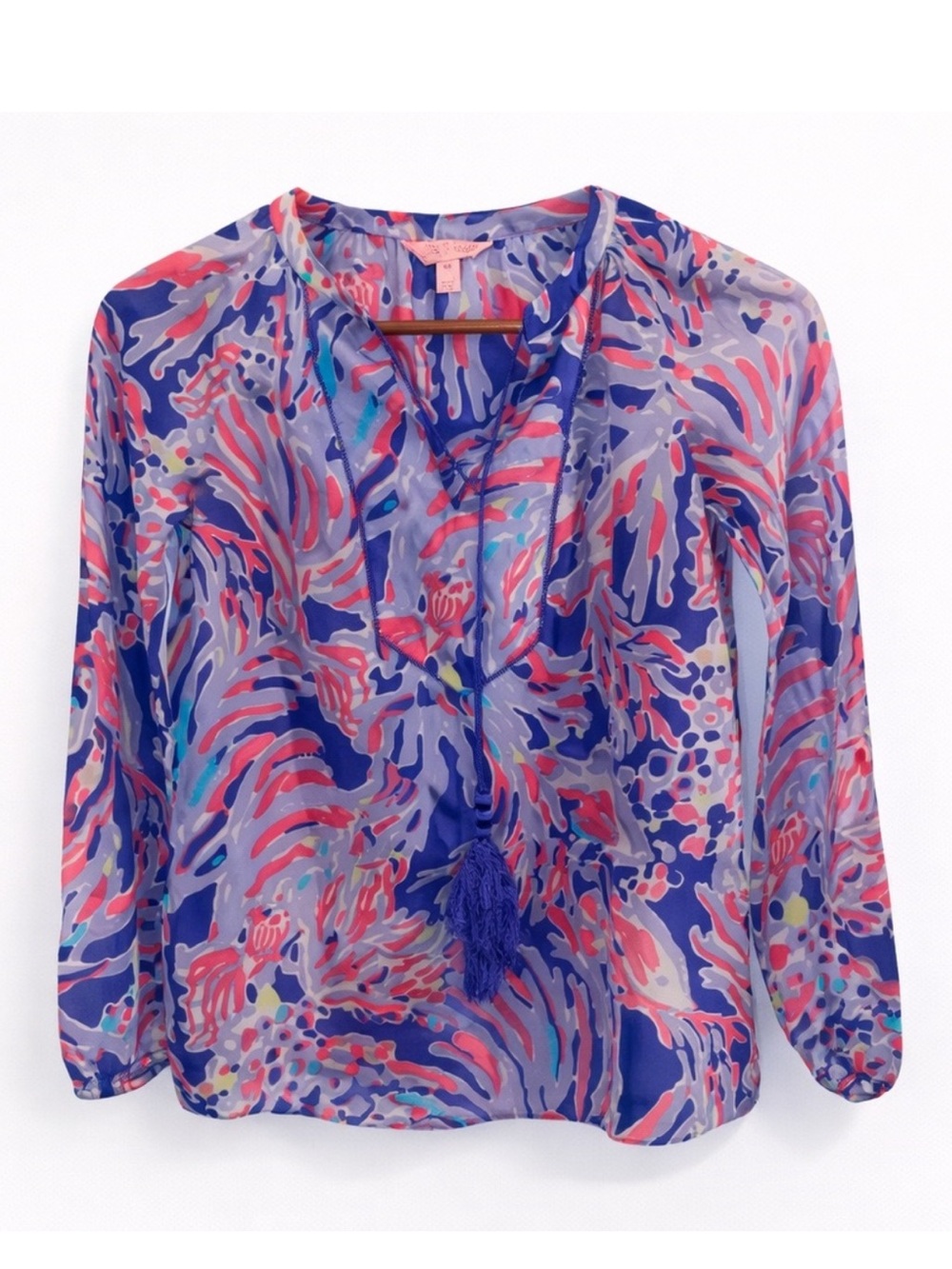 🌴 Lilly Pulitzer Saria Silk Tassel Long Sleeve Blouse – “Shrimply Chic” – XXS 🌴